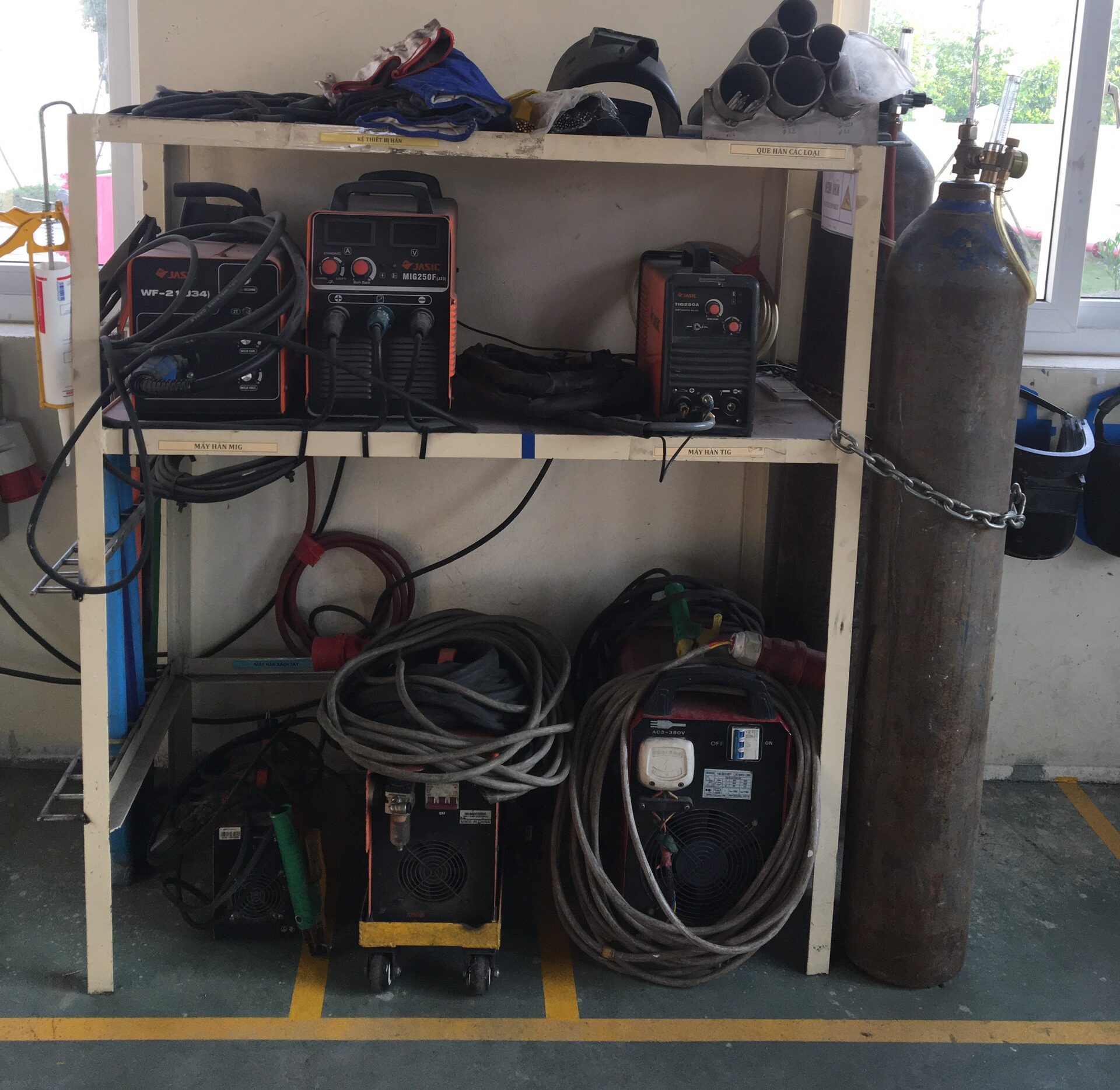 AC and DC Welding Machines